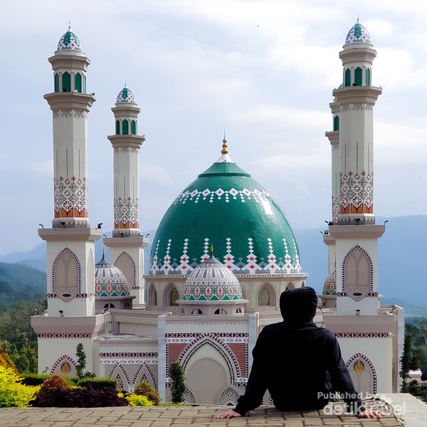 Menghimpun Kehadiran: Masjid Abdulloh Assindy dan Peran Pentingnya di Cilacap